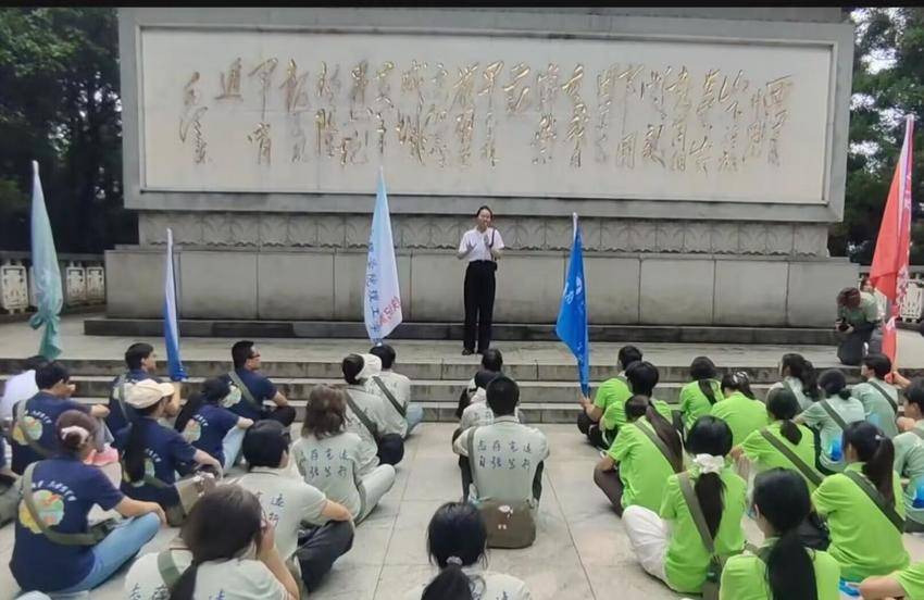 赓续红色血脉 锻造时代新人.docx